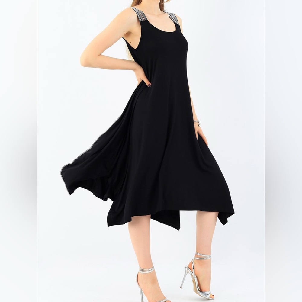 Viva Vestido Black Sleeveless Dress with Embellished Thick Straps